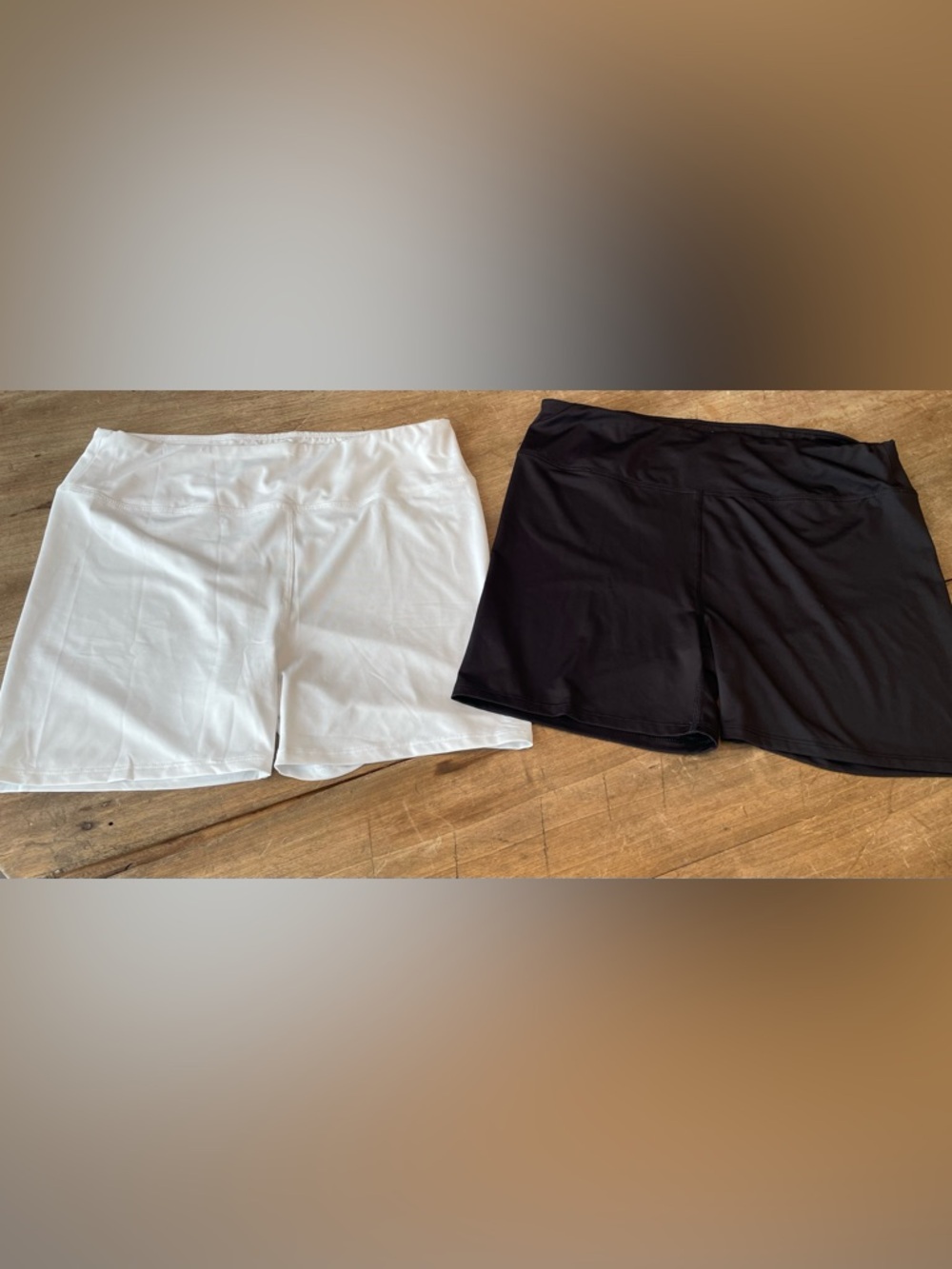 NWOT Pair- 1 White & 1 Black Tommy Bahama Stretch Golf Shorts - Sz Med